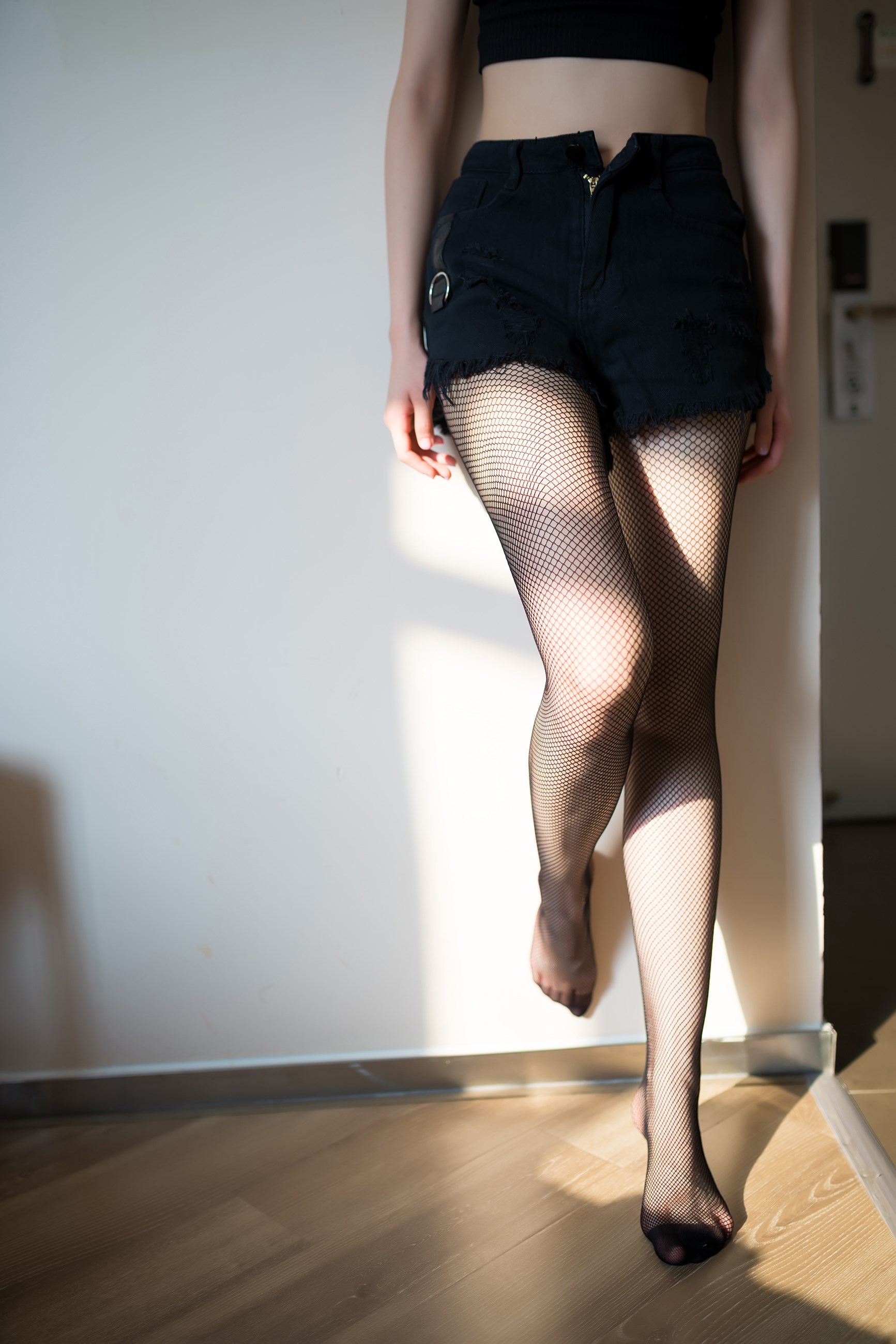 91chigua禁断狂潮直击:深度追踪明星与地下势力间那场充满挑逗与秘密交易的火爆内幕